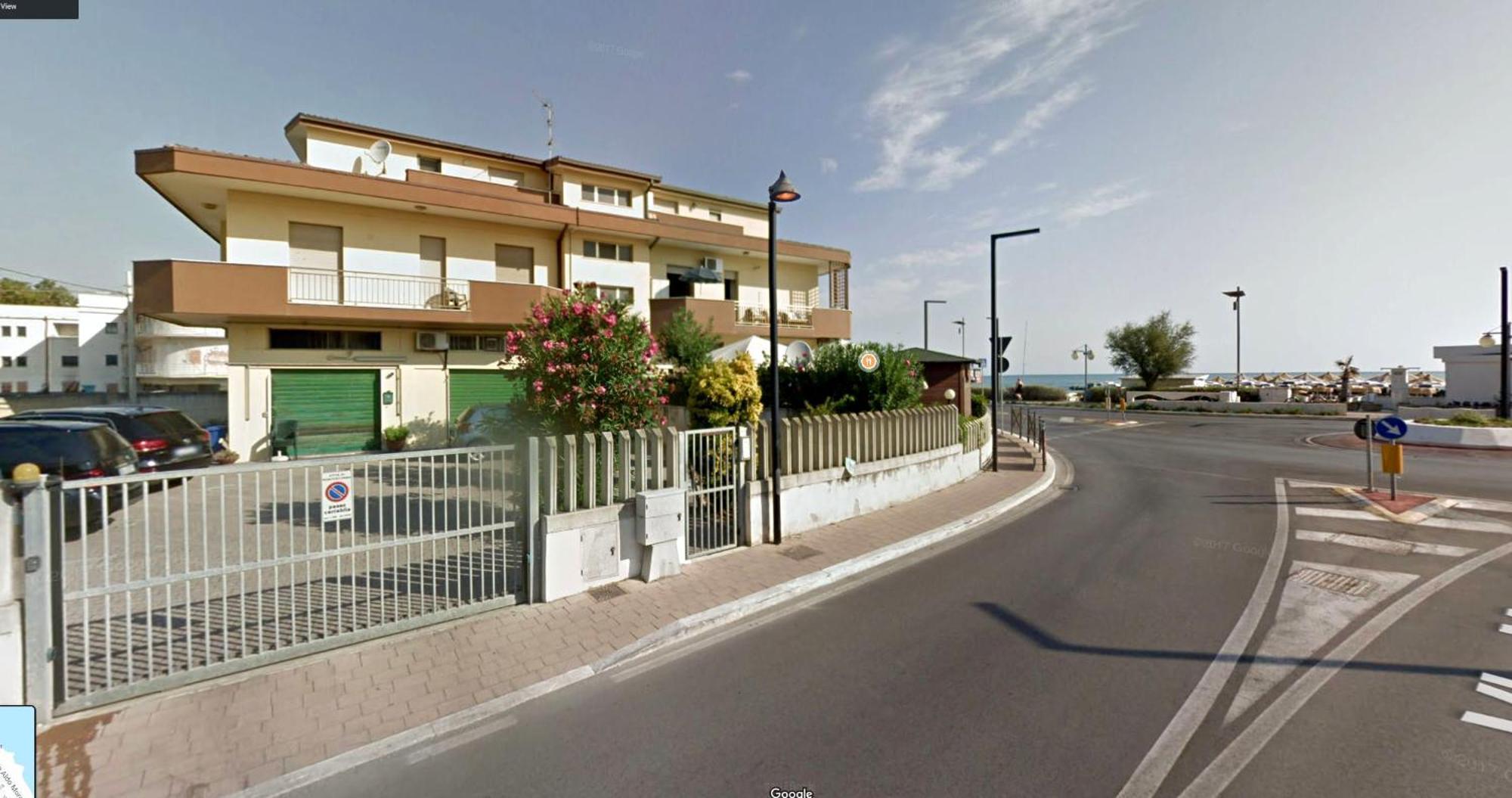 Palm Beach House - Vista Mare Montesilvano Marina Buitenkant foto